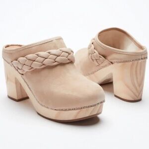 DOLCE VITA HILA HEELS IN TAN